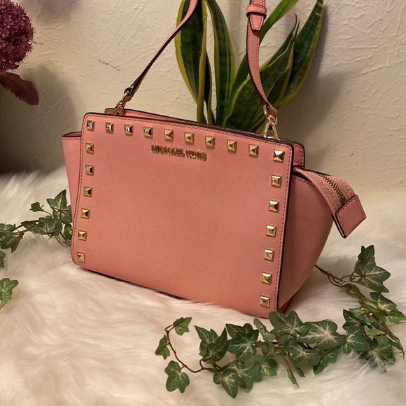 Michael Kors Other - 🚫SOLD🚫🌸💋Authentic Mk Medium Stud Messenger Bag